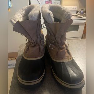 Mens size 10 Canadian (original manufacturer) Sorel’s